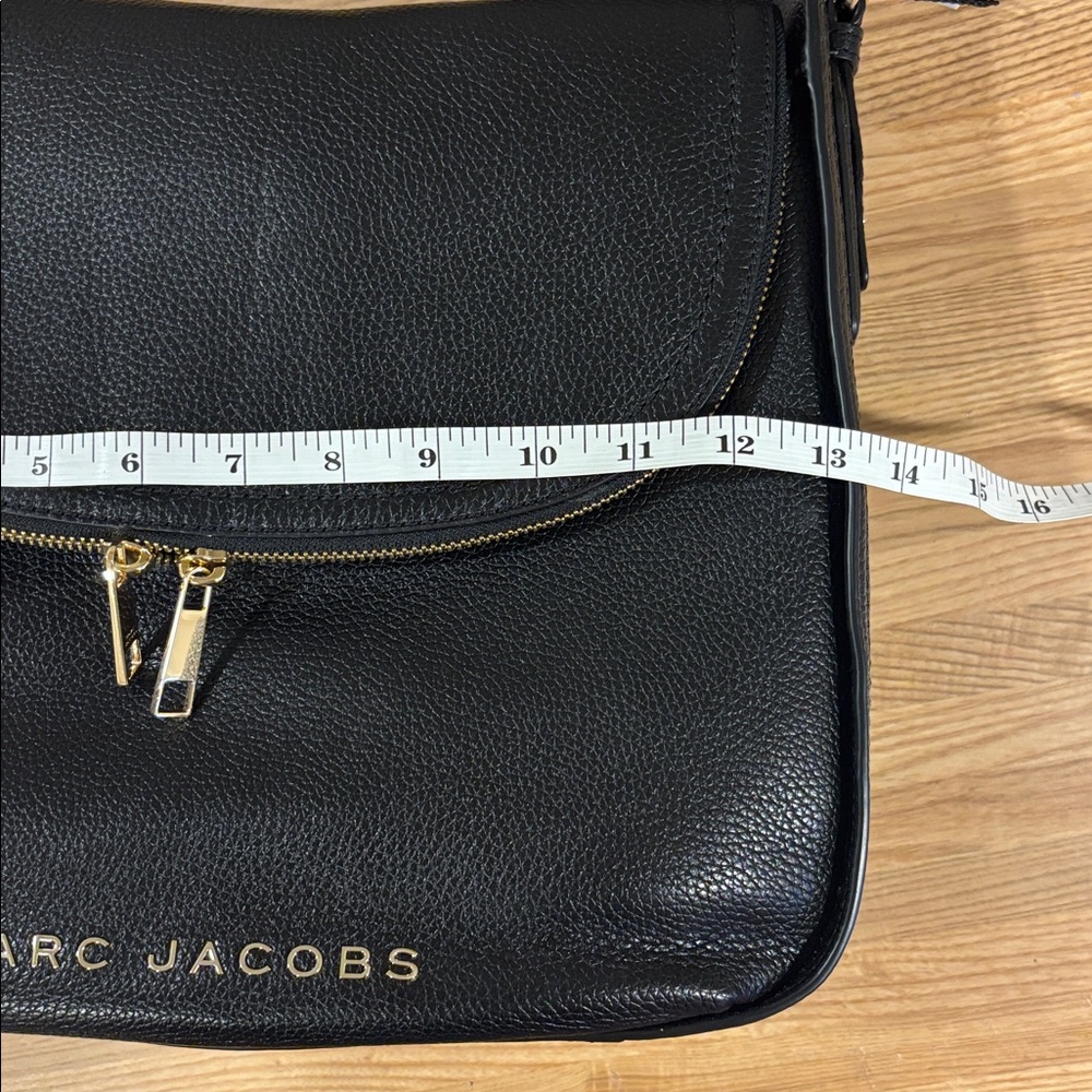 Marc Jacobs Black Pebbled Leather Shoulder Bag with Gold Hardware - Picture 8 of 10